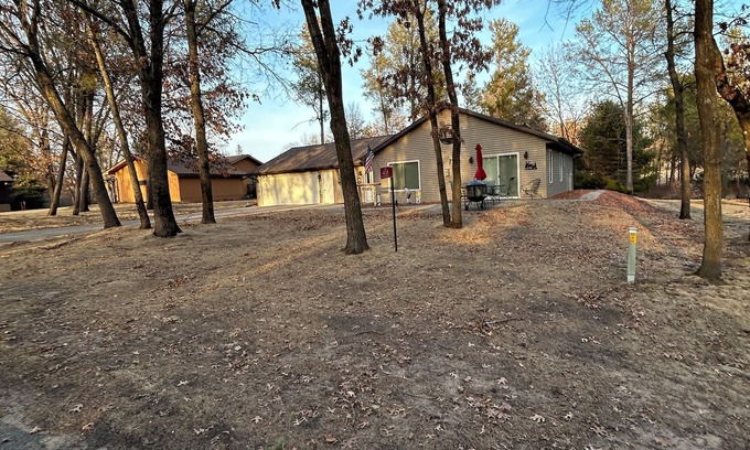 Rome House | New 3-brm, on Lake Arrowhead Golf Course, near Sand Valley, a golf mecca awaits!