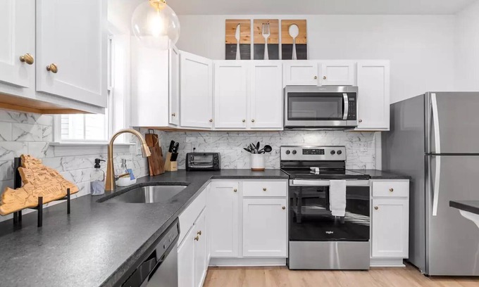 Mosby House | NEW 3BR House near VCU Downtownnn