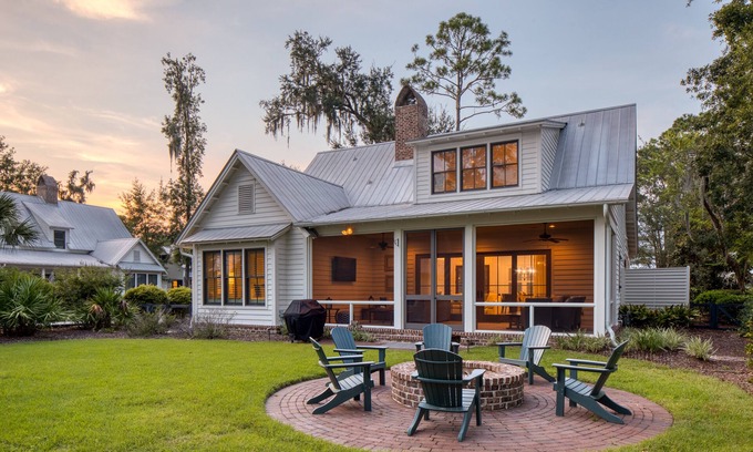 Olde Town House | New 5 Bedroom in the Tennis Cottages