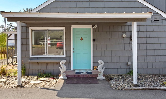 Grayland Apartment | NEW: A Getaway Retreat Next to the Ocean