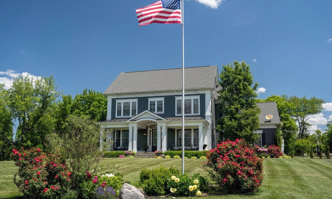 Leesburg House | **New**: A Private Luxury Retreat for Corporate or Bridal Parties