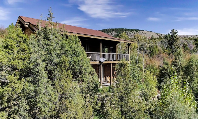Virginia City House | NEW AIR COND. CREEK-SIDE CABIN ON WOODED LOT IN HISTORIC VIRGINIA CITY, MONTANA