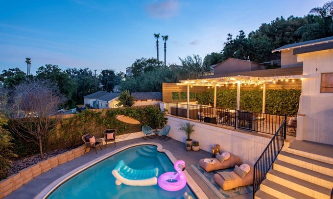 Golden Hill House | *NEW* Amazing Paradiso Urbano – POOL;SPA;GAMEROOM!