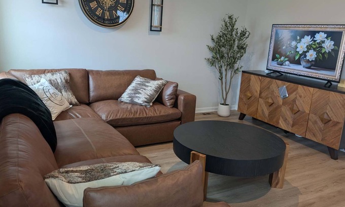 Wooster House | New and Modern 5BR Wooster Stay w/Garage & Loft