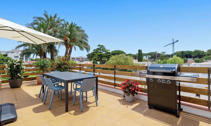 Vilafortuny Apartment | New Apartment "La Terrassa" with Sea Views, Large Terrace and Wi-Fi