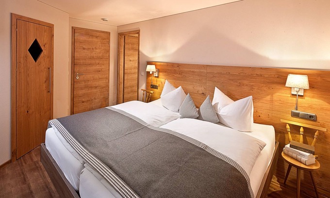 Bolsterlang Apartment | NEW Apartment "rubiHORN" in Alpenhaus Steiner, right on the ski slope <3