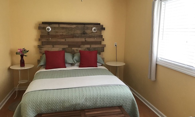East Flat Rock House | New! Apple Barn Cottage Flat Rock Hendersonville
