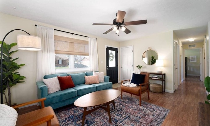 Williamstown House | NEW! ARK Family Retreat w/Game Room 3min to Ark!