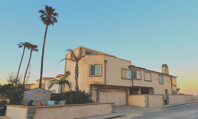 Silver Strand House | NEW! Beach Front Coastal Living