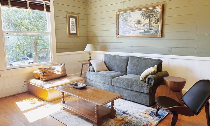 San Jacinto House | NEW!Beach Side Heritage Gem Historical House w Updated Fixtures