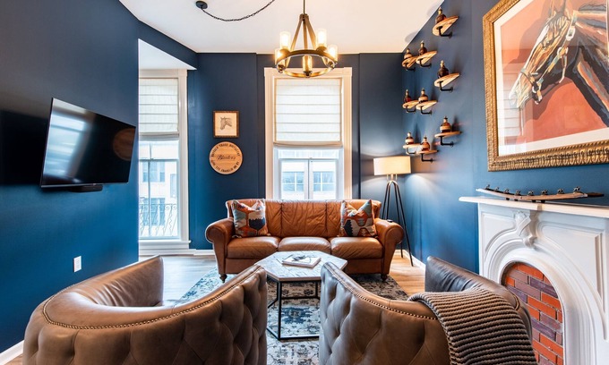 Versailles Hotel | NEW Blantons Bourbon Suite, The Woodford Hotel