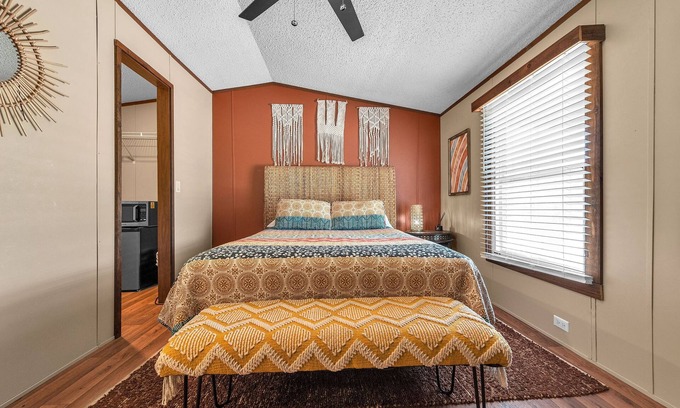 Kingston Apartment | NEW! Bohemian Rhapsody(Suite 5) by The Lodges at Fossil Creek