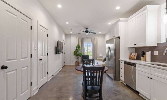 Lafayette House | NEW*Bourbon House*KING Bed*Luxury Amenities*WiFi
