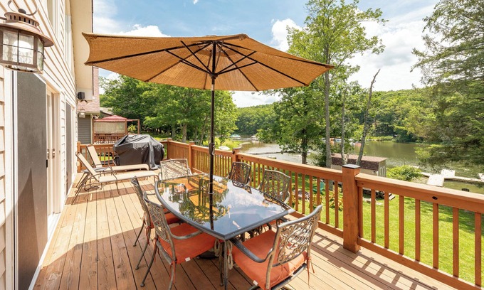 Swanton House | New! Breathe Easy: Lakefront, Dock Slip, Hot Tub, Fireplace, Fire Pit!
