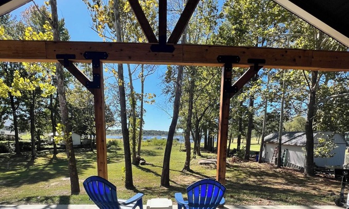 Porum House | New Breathtaking Lakeside #1 Home