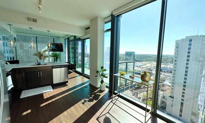 North Buckhead Condo | New Buckhead Penthouse w/Immaculate Views