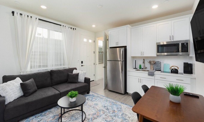 Roseville Other | New Build 1 Bed Suite