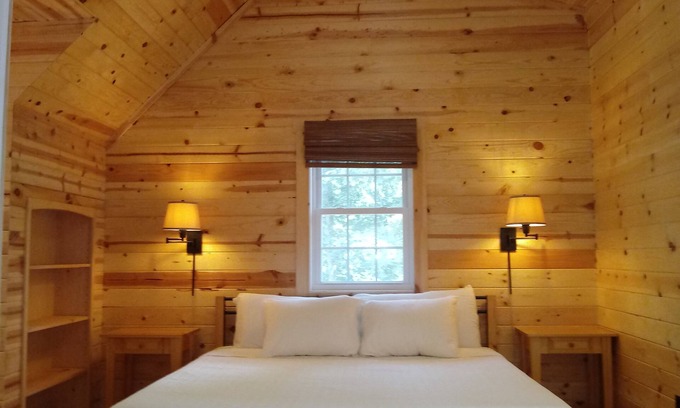 Nelson House | New Cabin,Be the First to Book! Private and Peaceful, 140 Acres, River trails!