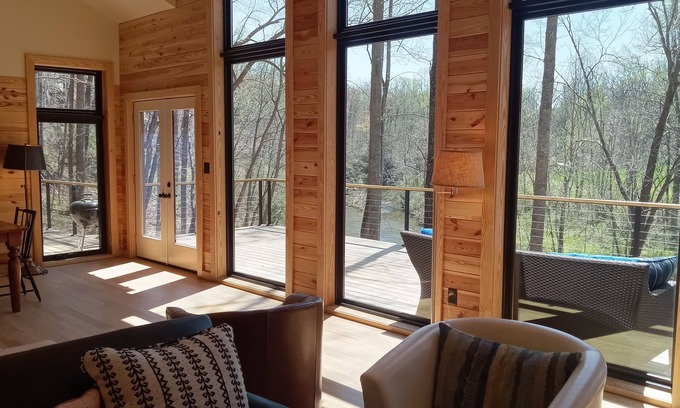 Faber House | NEW Cabin Overlooking the Rockfish RIver Heart of Nelson! Be 1st to Book!