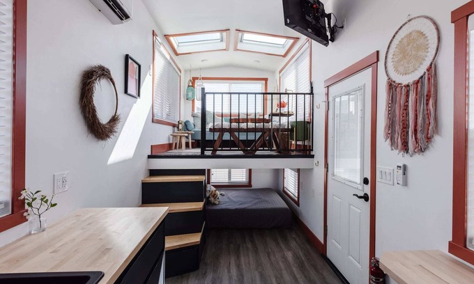 Apple Valley Apartment | New calm & relaxing Tiny House w/deck near ZION