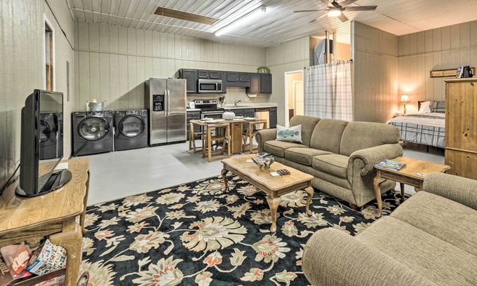 Cadiz Apartment | NEW! ‘Casita Vista’ Cozy Studio on Lake Barkley!