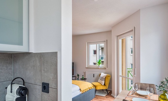 Friedrichstadt Condo | NEW/Central/Balcony/WIFI/Parking/Netflix/Nespresso