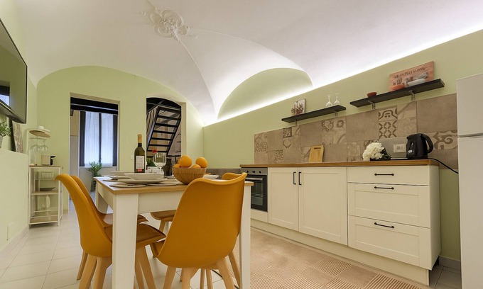 Borgo-Sanzio Apartment | NEW Central Stylish Flat/Private Patio/2min Subway