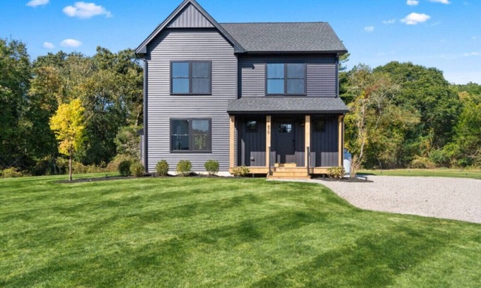 Wakefield-Peacedale House | New Centrally located Stylish Modern Farmhouse