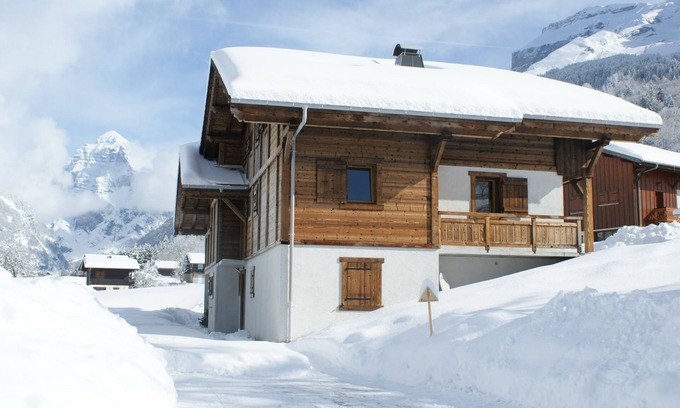 Sixt-Fer-a-Cheval Ski Chalet | New chalet comfortable for 8-12 people