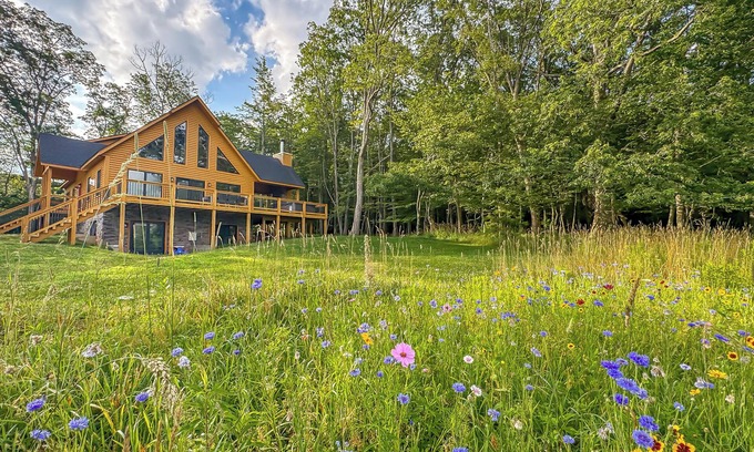 Waterfront Greens House | New: Charming Cabin Home with Free Golf + More