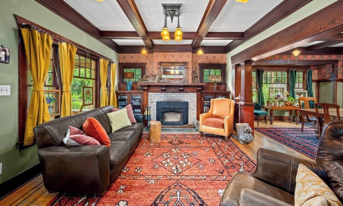 Spirit Lake House | NEW! Charming home in Spirit Lake!