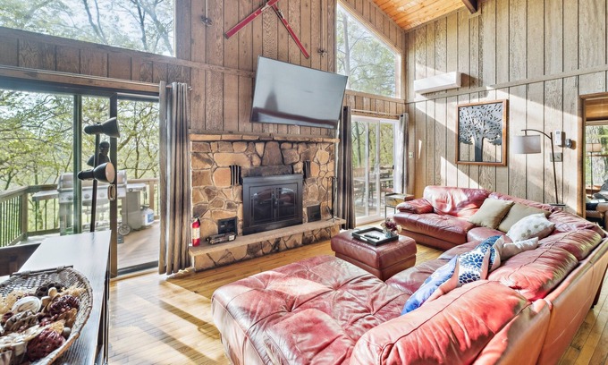 Bushkill Ski Chalet | NEW! Charming Porter House in the heart of the Poconos