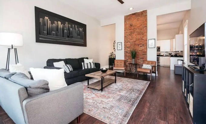 Irish Hill House | New! Close to all Derby Festivities, 10-min drive to Churchill Downs