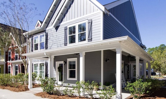 Bluffton House | New-Coastal chic townhouse in the heart of Old Town Bluffton-The Oyster Haus