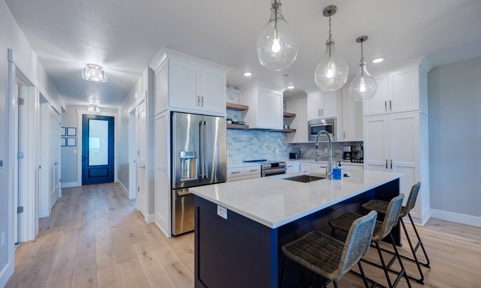 Sister Bay Condo | New Condo with Waterviews!