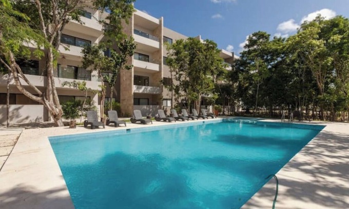 Ejidal Apartment | NEW CondoPH WIFI 300MB 6 Pools Office Gym