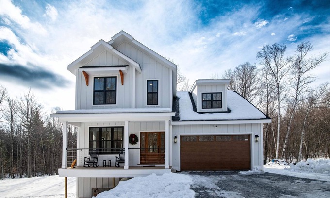 Ludlow House | New construction: 4-bed, 4-bath house at Okemo Ski Mountain in Ludlow, VT