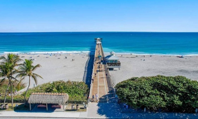 Jupiter House | New Construction-Modern, Close to Beach, Large patio and grill, full amenities