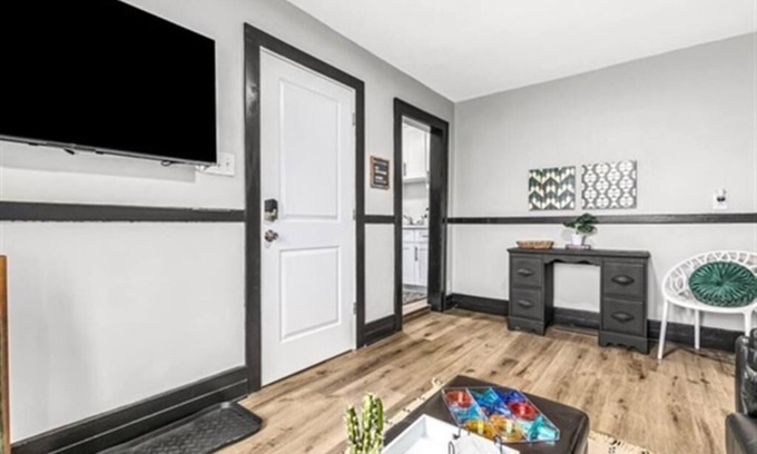 Hazel Park Apartment | New! Contemporary 1BR Haven, Private & Pristine