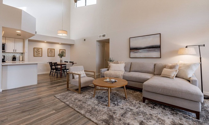 South Scottsdale Condo | New Contemporary 2BR/2BA w/2 Kings in Old Town