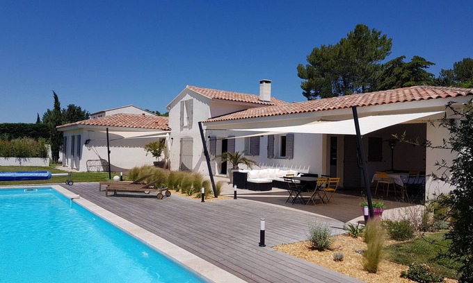 Les Figons House | New contemporary high end villa large pool near Aix en Provence