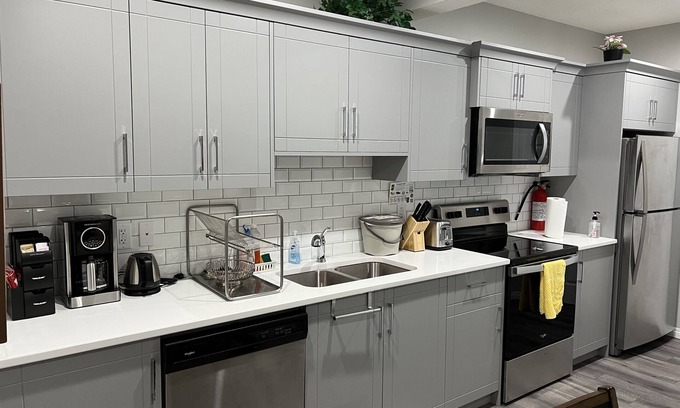 Southeast Calgary Apartment | New Cozy 2 bedrooms lower suite with own furnace free prkng 3min to SHC hospital