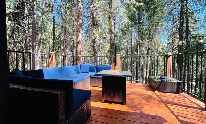 Glencoe Cabin | NEW!! Cozy cabin in the pines! Family/pet friendly, game room, cal king bed