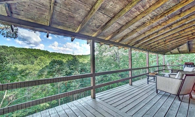 Suches Cabin | NEW Cozy Cabin with Sunset View - Sleeps 7