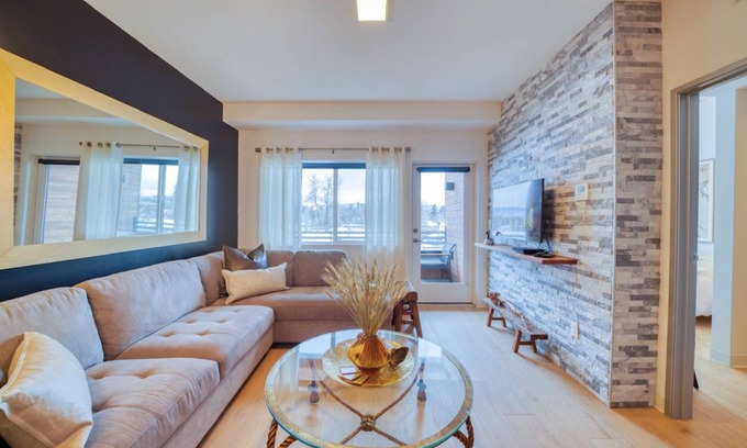 Bozeman Condo | NEW Cozy & Luxe "LAGOM1STAY" Top Floor Loft Central To Downtown Bozeman & MSU