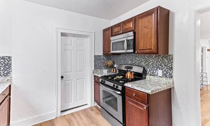 Warren House | New! Cozy newly remodeled home