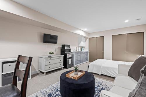 West Colfax Apartment | New! Cozy Studio Kitchenette Near Sloans Lake