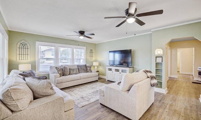 Lodi House | NEW! Cozy Sunset Getaway|Your Home Away from Home