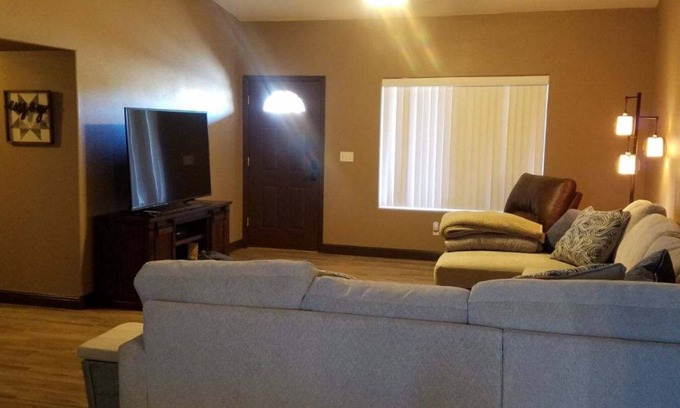 Lake Havasu City House | new,decorated, snow bird contact for winter stays