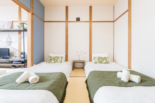 Tsuruhashi House | New Design 10ppl Family House 4rooms&2tubs